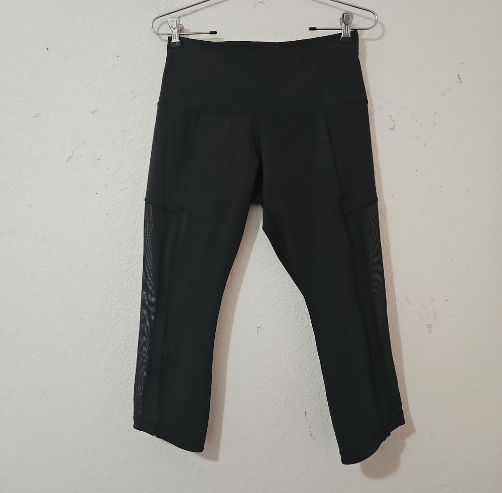 Lululemon Train Times Crop (first generation) Size 8 , Black Logo